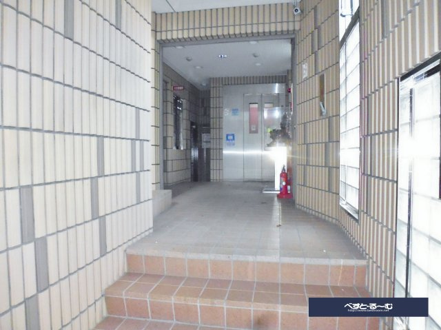 ヴェルビュ桜町のエントランス