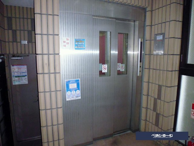 ヴェルビュ桜町の設備|上層階も楽ちん！　エレベーターです。