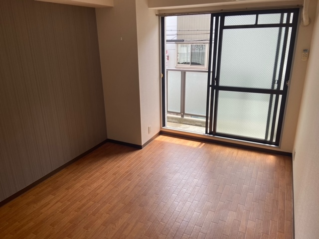 ヴェルビュ桜町の洋室