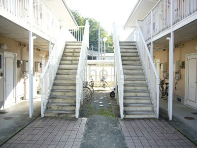 【エントランス】 | コーポせいまB | 清潔なエントランスです