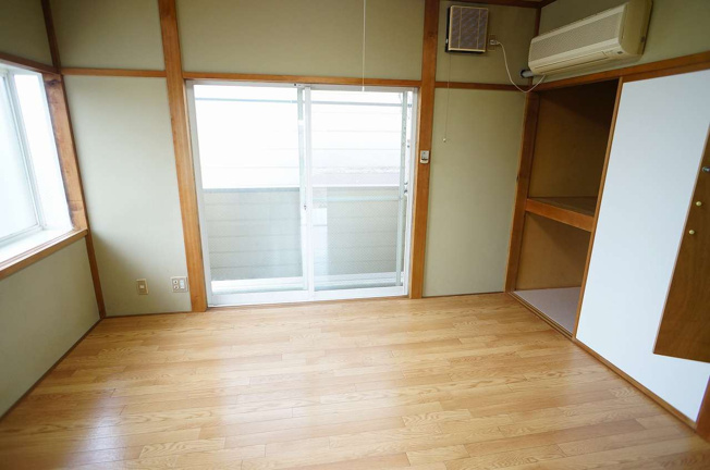 【洋室】 | コーポ・ガーネット