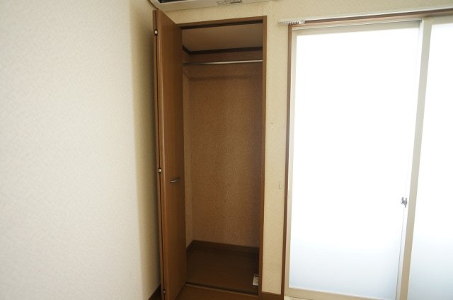 【収納】 | コーポロベリア | 洋室クローゼット