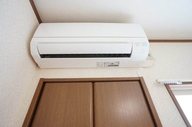 【設備】 | コーポロベリア | 洋室エアコン