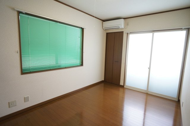 【居間・リビング】 | コーポロベリア | 2面採光