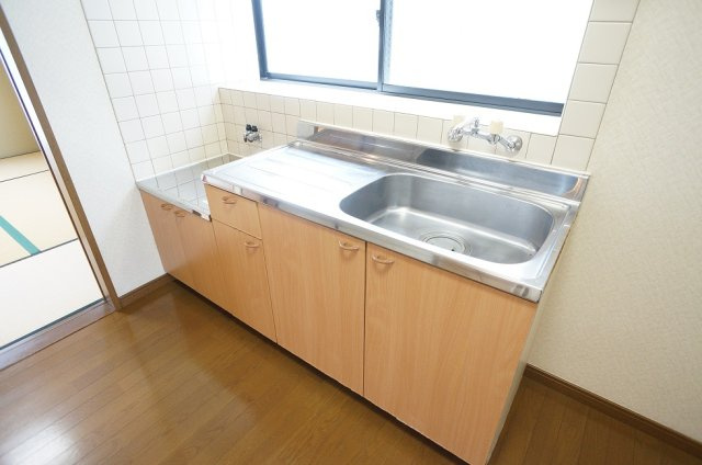 【キッチン】 | コーポロベリア | 窓付きで明るいキッチン♪