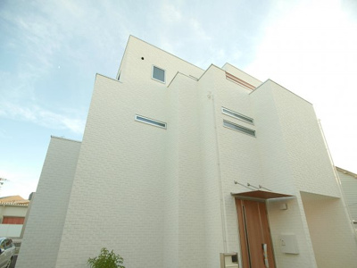 【外観】 | ケーズグランデ　三津屋南　B号地 | 実際に建築したお家の外観の写真になります。外観の色目なども決めて頂く事ができるので、どんなお家になっていくのかワクワクしますね♪