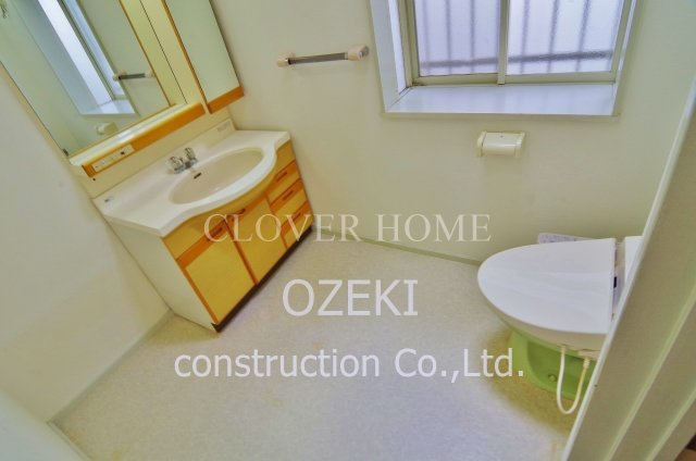 越谷赤山戸建の洗面所