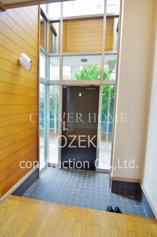 越谷赤山戸建の玄関