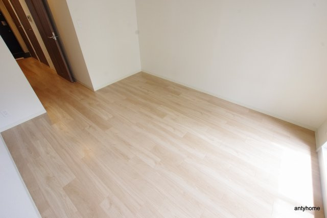 プレサンス新大阪ザ・デイズ　仲介手数料無料の居間・リビング