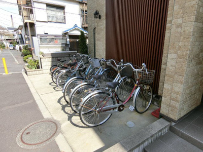 【その他共用部分】 | イリスフルールA | 駐輪場