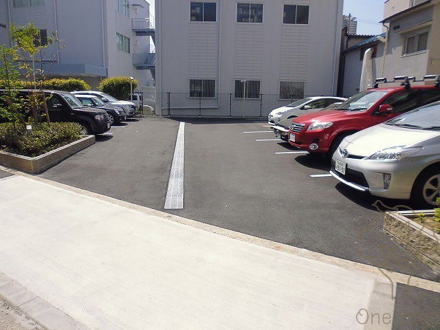 サムティ福島PORTAの駐車場