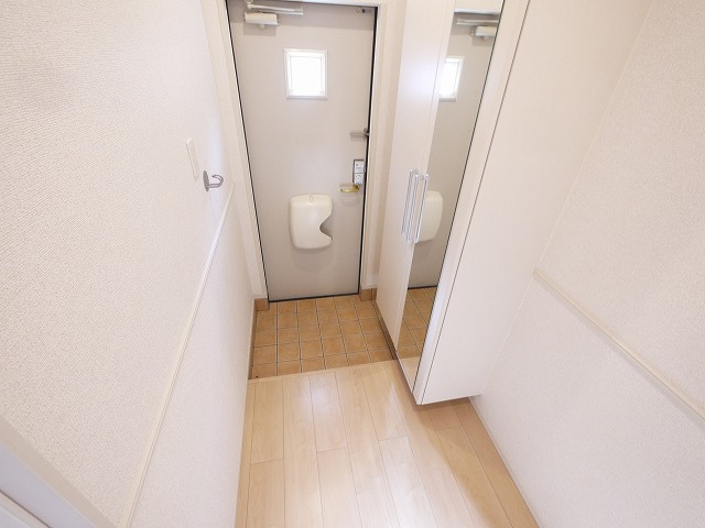カンポの玄関|収納もある玄関です