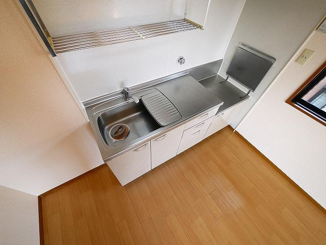 セジュールこもがわのキッチン|コンパクトなキッチンで掃除もラクラク