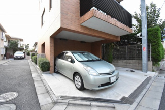 【駐車場】