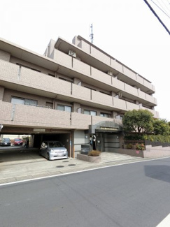 【外観】 | 東急東横線「日吉」駅徒歩16分！「井田病院正門前」バス停徒歩2分とバス利用も便利！