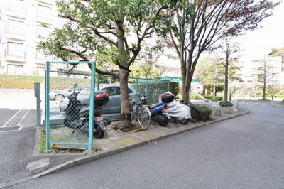 【その他共用部分】 | 磯子杉田台4-6号棟 | バイク置場