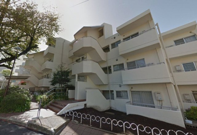 【外観】 | 寺尾台キャッスル | 高台に建つ南側バルコニーからは、みなとみらいが望めます！