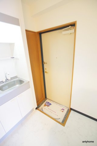 ビガーポリス101扇町　仲介手数料無料の玄関