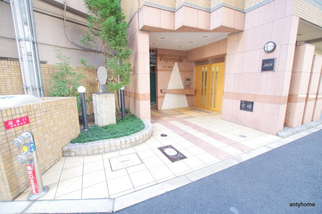 ビガーポリス101扇町　仲介手数料無料のエントランス