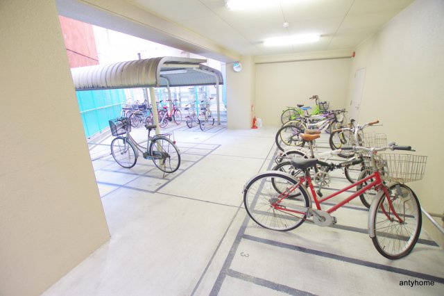 ビガーポリス101扇町　仲介手数料無料の駐車場