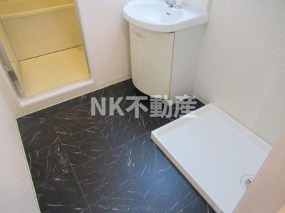 【洗面所】 | ボラードマンション（高井田賃貸） | ゆったりとスペースのある洗面所