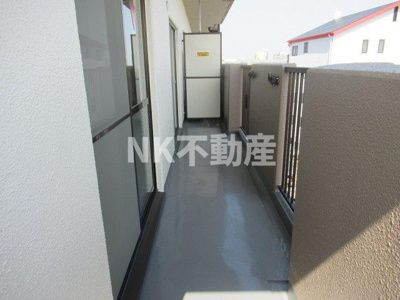 【バルコニー】 | ボラードマンション（高井田賃貸） | 広々としたバルコニーです