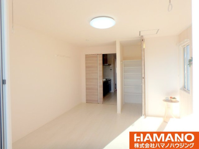 【洋室】 | アクシズ | 使い勝手のいい洋室です