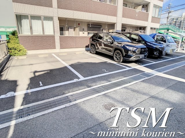 ケーアイ木屋の駐車場