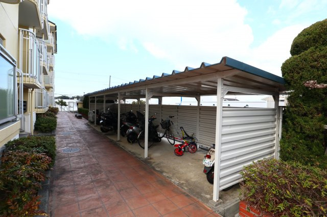 パルシティ伊川谷の駐車場