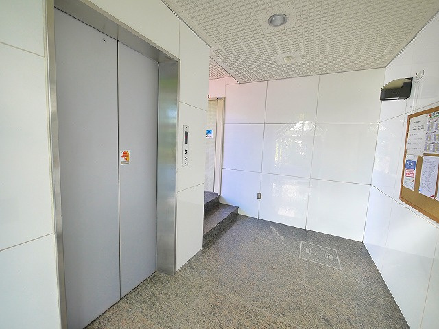 ミユキシティーマンションの設備|ゆとりのあるエントランスです