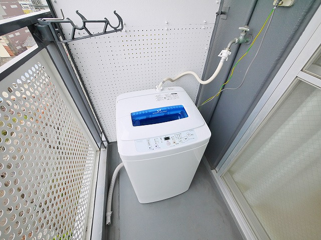 ミユキシティーマンションの設備|バルコニーに洗濯機置き場がございます