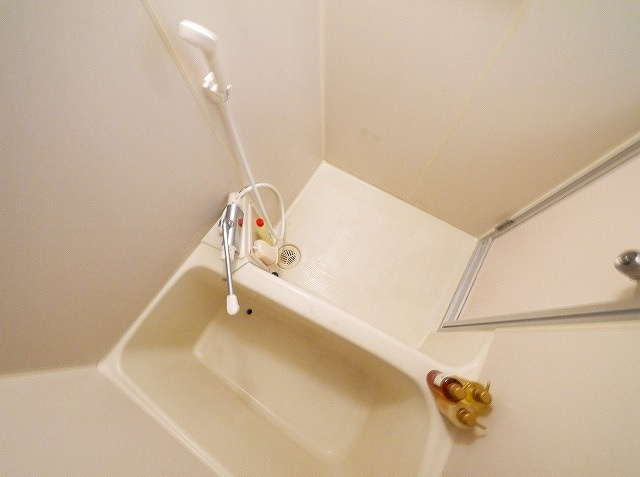 ミユキシティーマンションの浴室|ゆったり過ごせるお風呂です