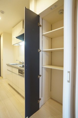 【収納】 | monte k | キッチン横にある可動式棚収納です。