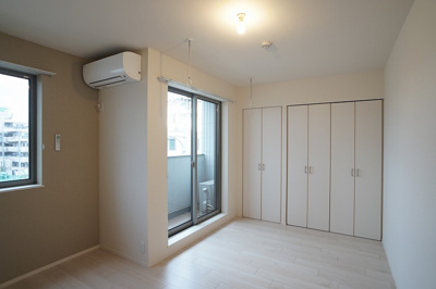 【洋室】 | monte k | 白を基調とした明るい南向きのお部屋です