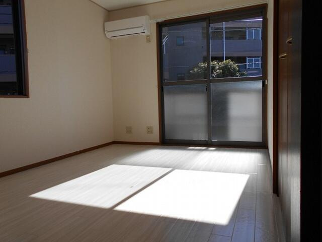 ハイム シンフォニア Bの洋室