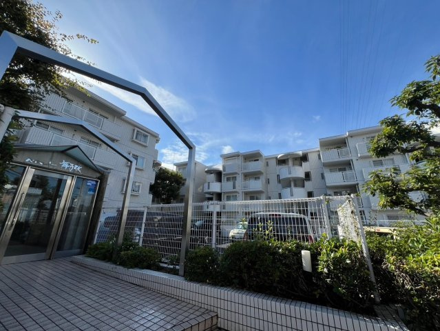 ハイマート舞子坂のエントランス