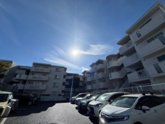 ハイマート舞子坂の駐車場