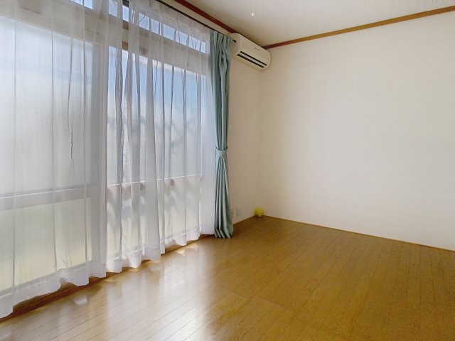 グローバルハイムの居間・リビング