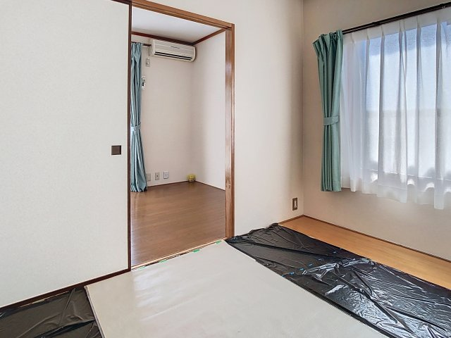 グローバルハイムの洋室