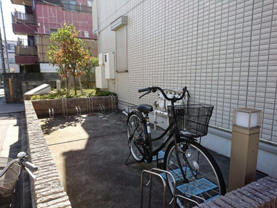 【その他共用部分】 | セキュリティーMax | 駐輪場は建物の横。