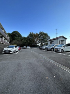 【駐車場】 | いつでも目の届く敷地内に駐車場があります♪お車をお持ちのファミリーさんにオススメです☆
