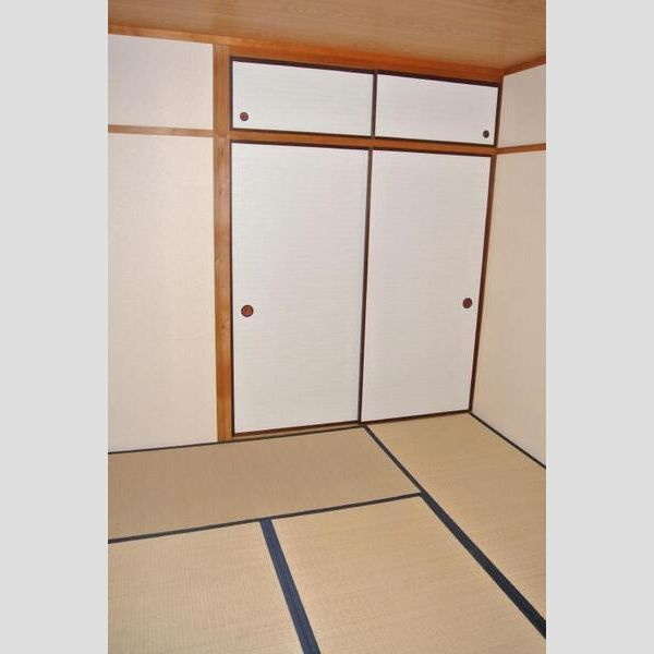 メゾン横須賀の和室