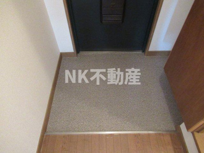【玄関】 | ニュープリーメル（荒本賃貸） | ゆったりとした玄関です