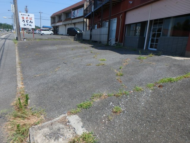 ハイツNAKANOの駐車場