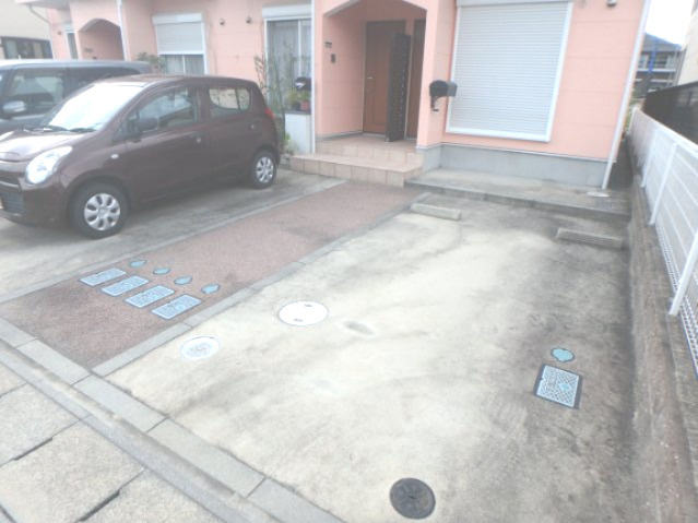 ソレイユの駐車場