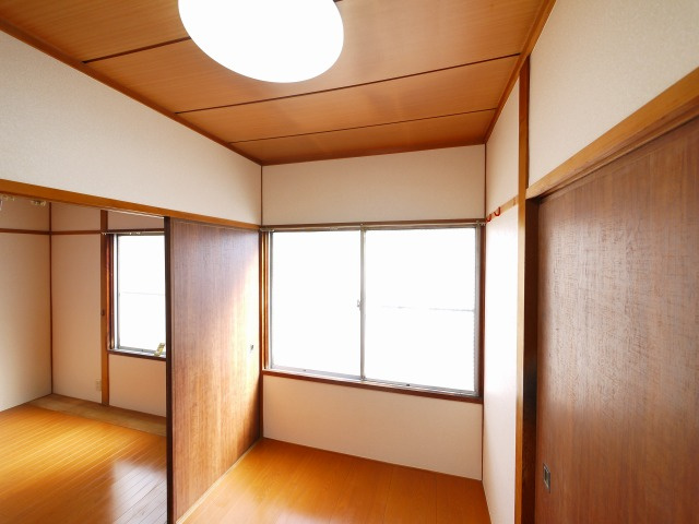 春日荘苑の洋室|広々とした洋室です