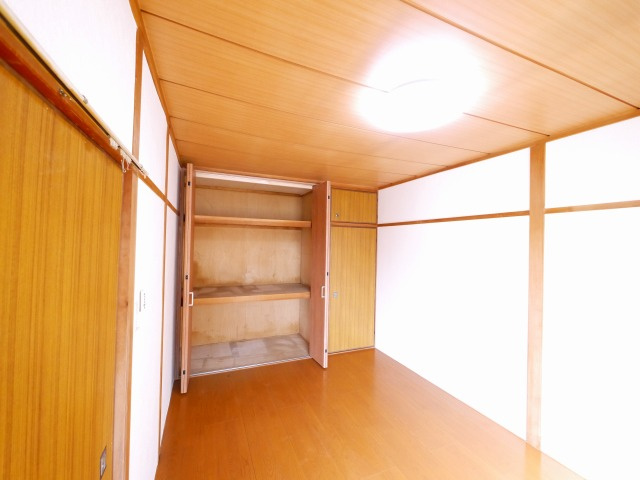 春日荘苑の内装|内装は落ち着いています