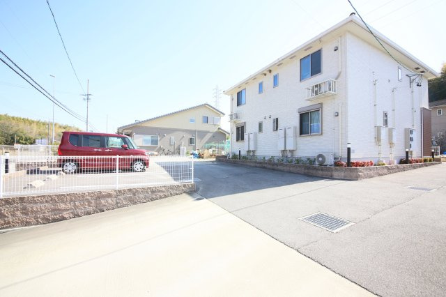 ブルーコスモⅡの駐車場