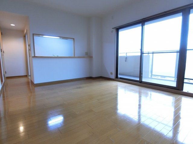 コート北野田カリヨンI番館の居間・リビング