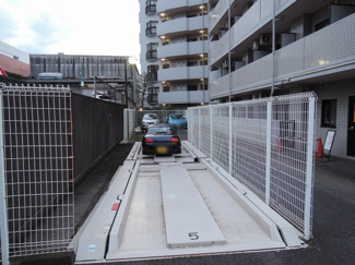 【駐車場】